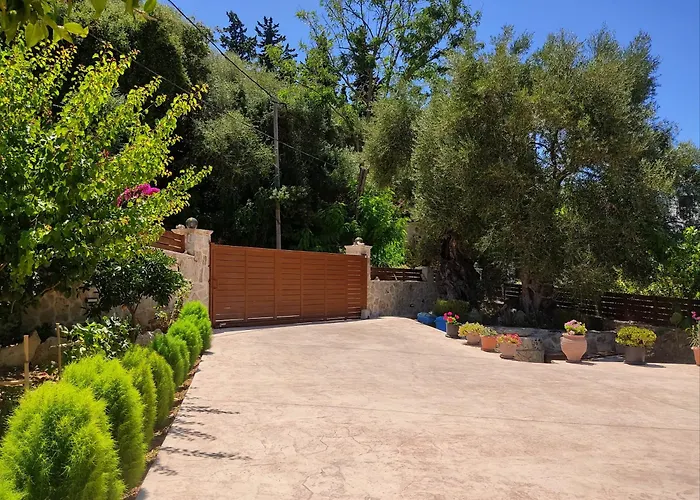 Lazai * Kato Yerakarion